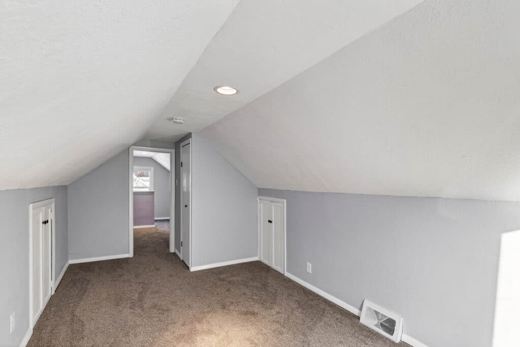 27_2199_Oakwood19_mls