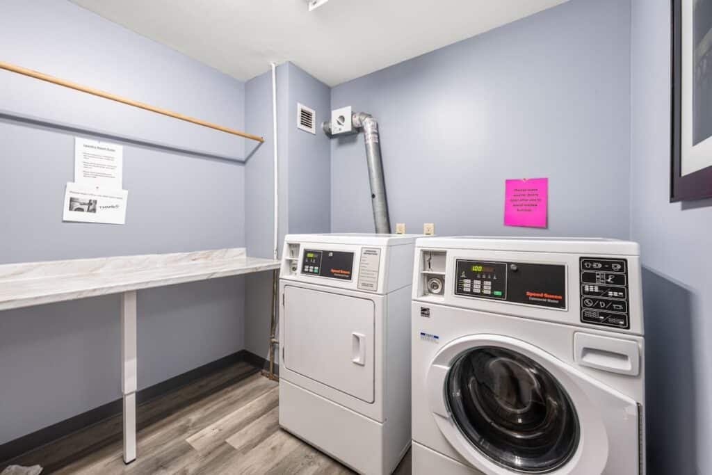 49-web-or-mls-400-n-1st-st-504