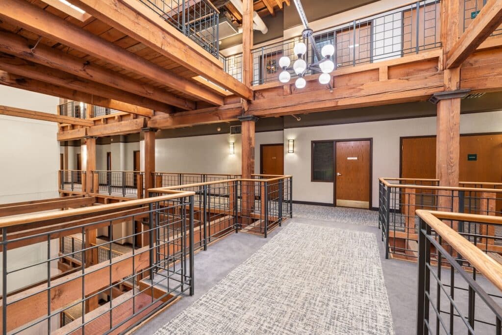 50-web-or-mls-400-n-1st-st-504