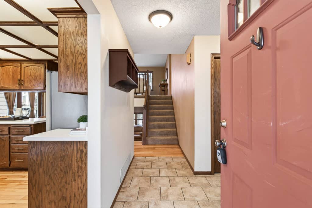 03_7050_43rd_St_N8_mls