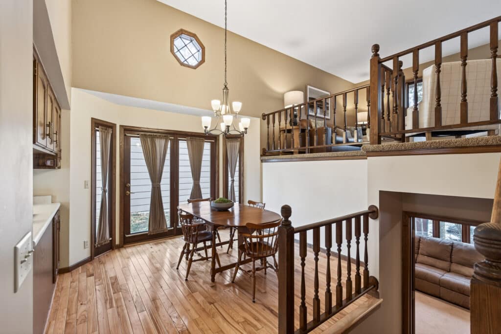 06_7050_43rd_St_N6_mls