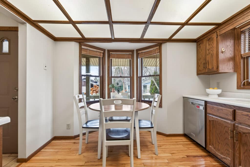 07_7050_43rd_St_N7_mls