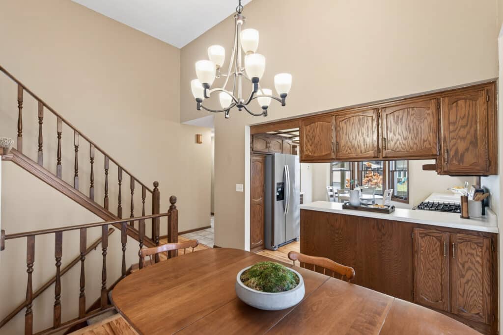 09_7050_43rd_St_N9_mls