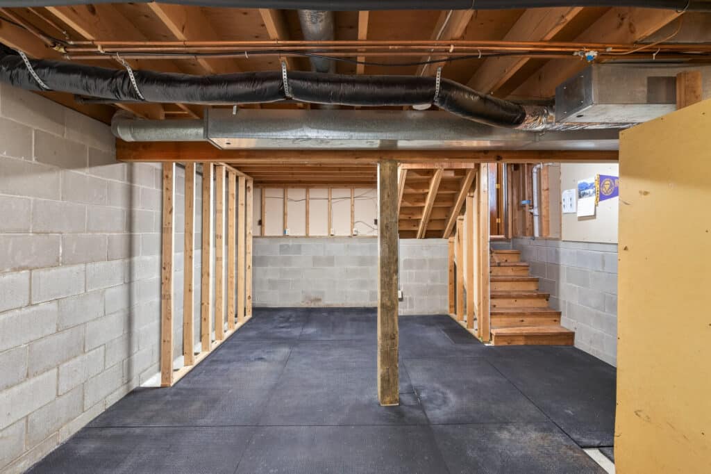 26_7050_43rd_St_N26_mls