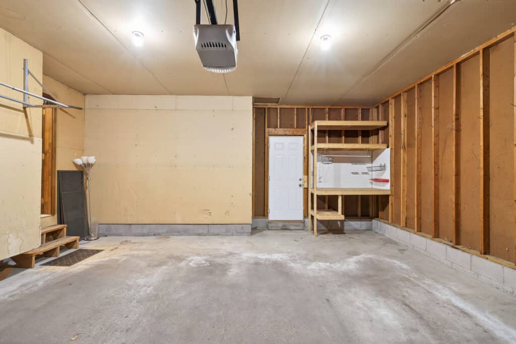 27_7050_43rd_St_N27_mls