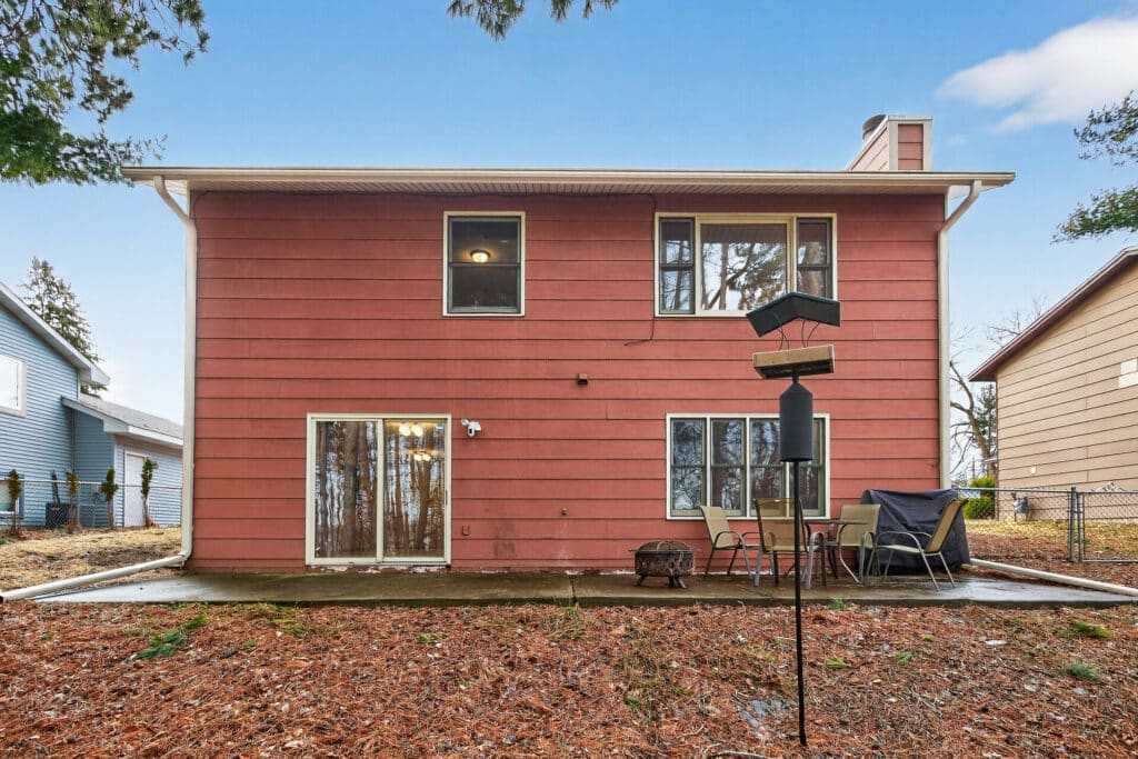 28_7050_43rd_St_N28_mls