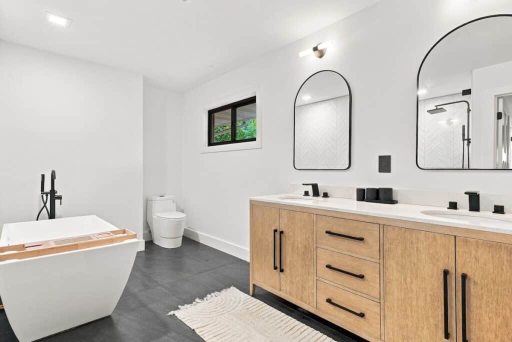 27-web-or-mls-Glen_Ave_03936