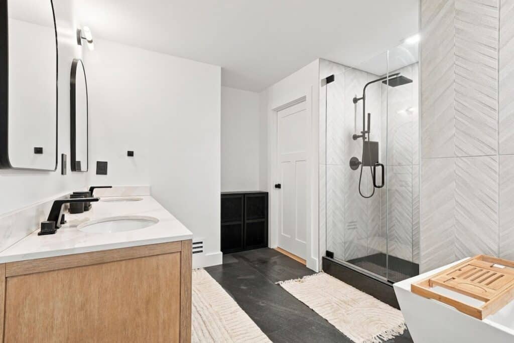 29-web-or-mls-Glen_Ave_03946